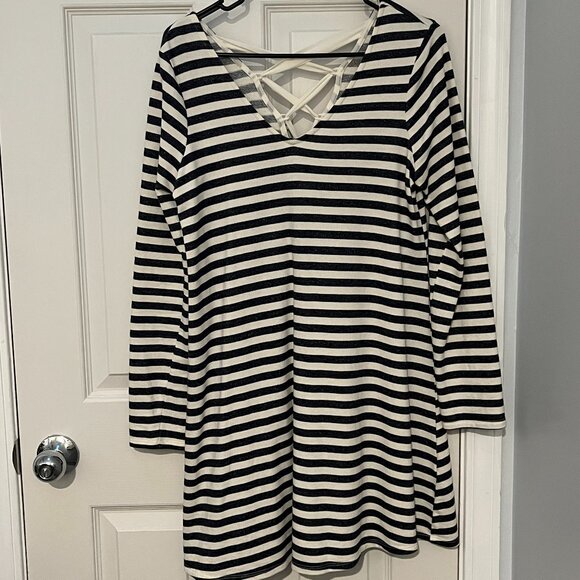 ByxBy Dresses & Skirts - ByxBy Striped Long Sleeve Dress - Large